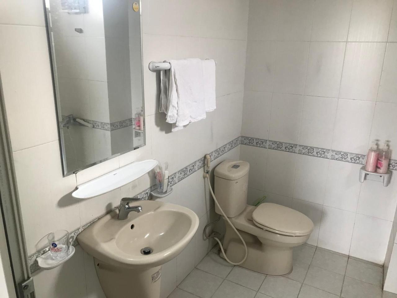 Khách Sạn SPOT ON 693 Hoàng Long Hà Nội Ngoại thất bức ảnh