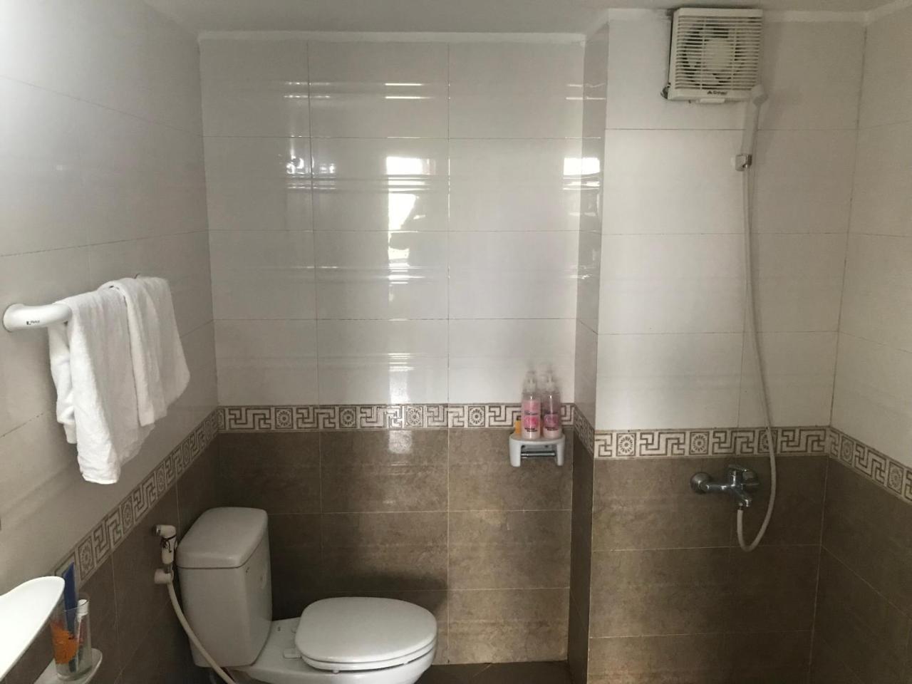 Khách Sạn SPOT ON 693 Hoàng Long Hà Nội Ngoại thất bức ảnh